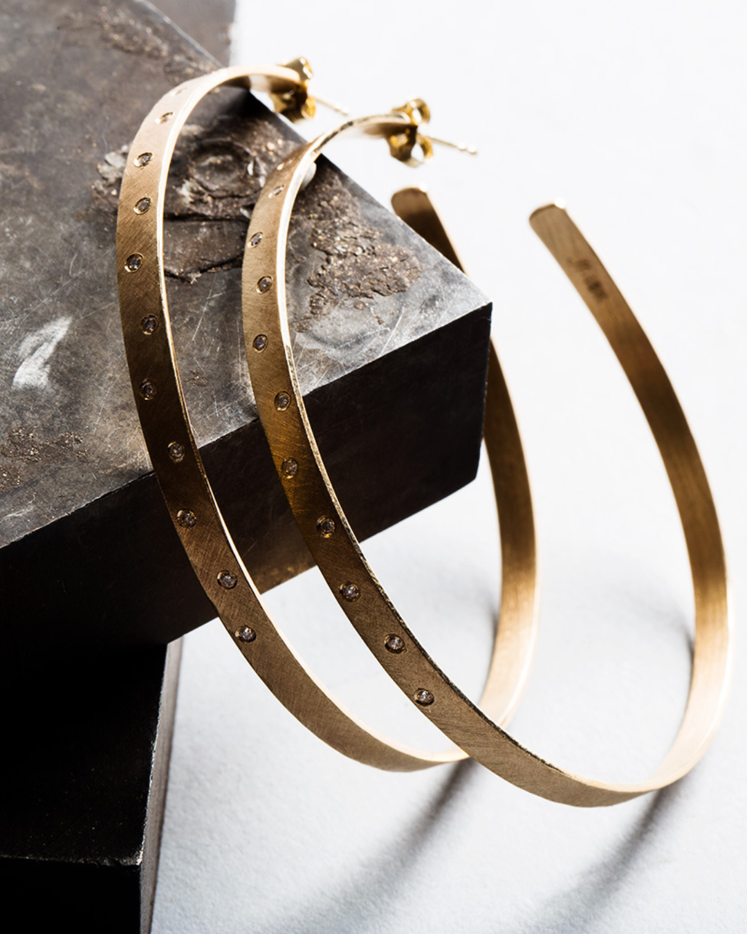 Trending Jewelry for 2025: Heirlooms, Responsible Sourcing, Lab-Grown Diamonds, and Custom Design