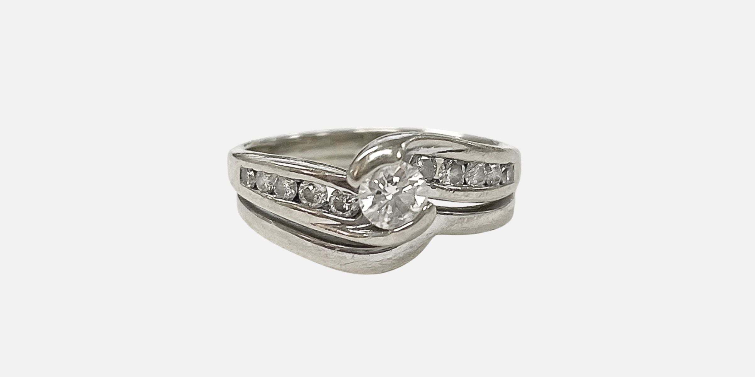 Heirloom white gold ring with diamond