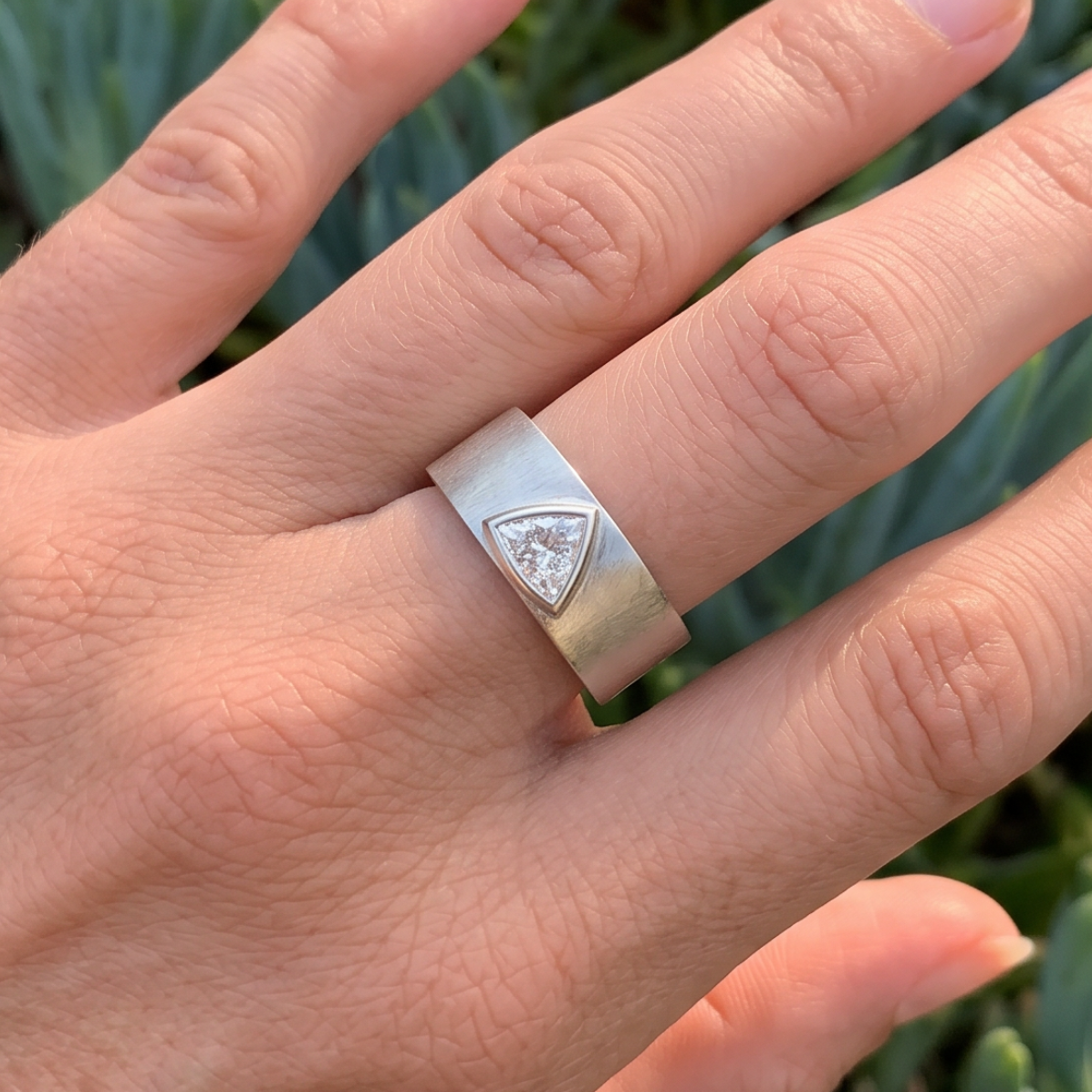 Triangle-Cut Diamond Bezel Solitaire Extra Wide Hammered Cigar Band 14k Gold Engagement Ring | Style Raxo