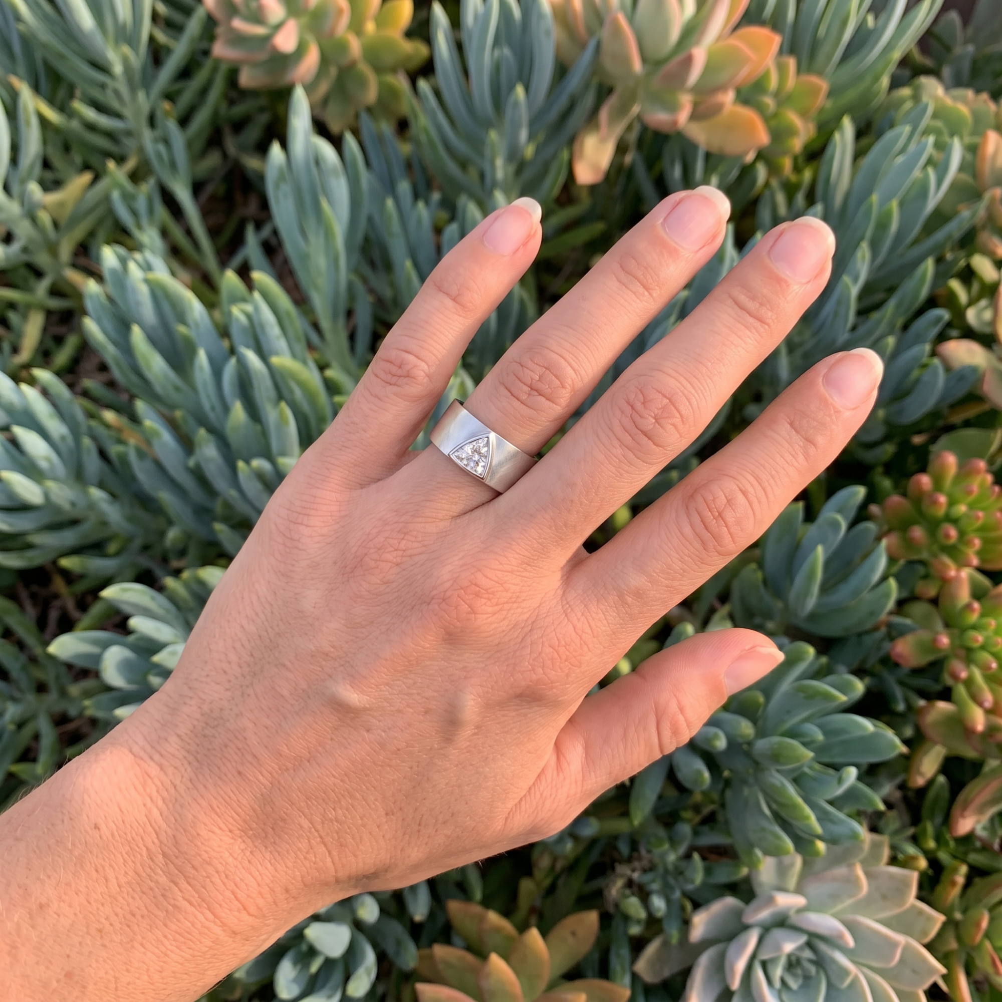 Triangle-Cut Diamond Bezel Solitaire Extra Wide Hammered Cigar Band 14k Gold Engagement Ring | Style Raxo