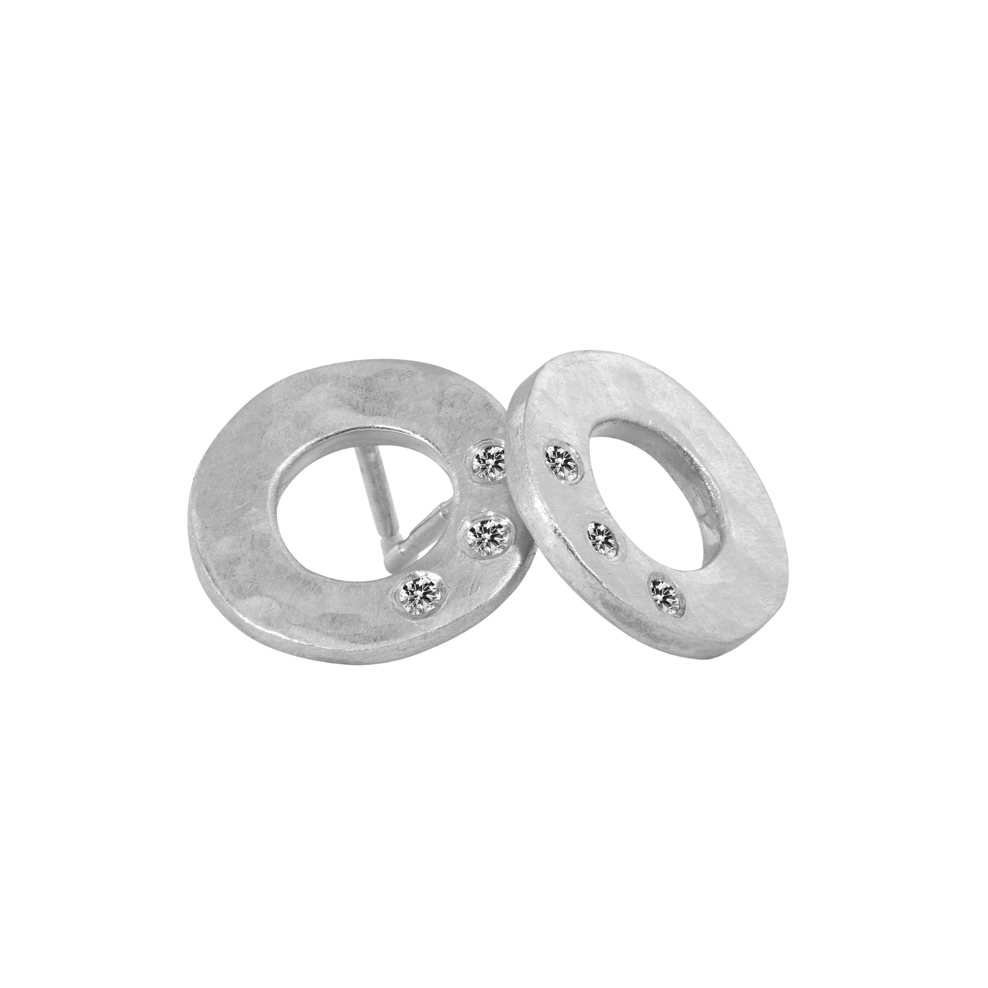 14k white gold open circle hammered earrings with white diamonds on white background